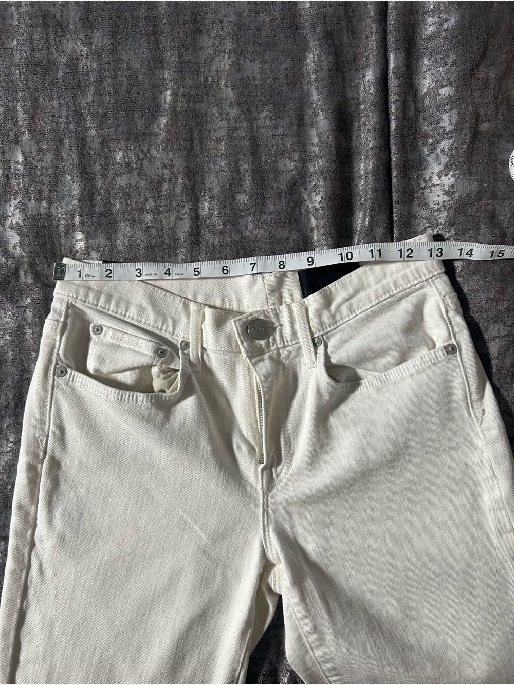 Vince Mason Relaxed Rolled White Ankle-Length Jeans - Picture 2 of 12